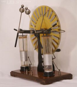 Wimshurst machine type voltana - Van Leest Antiques